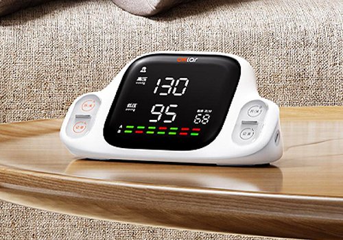 TITAN Health Awards Winner -     Dual-User Blood Pressure Monitor By Shenzhen Jamr Technology Co., Ltd.